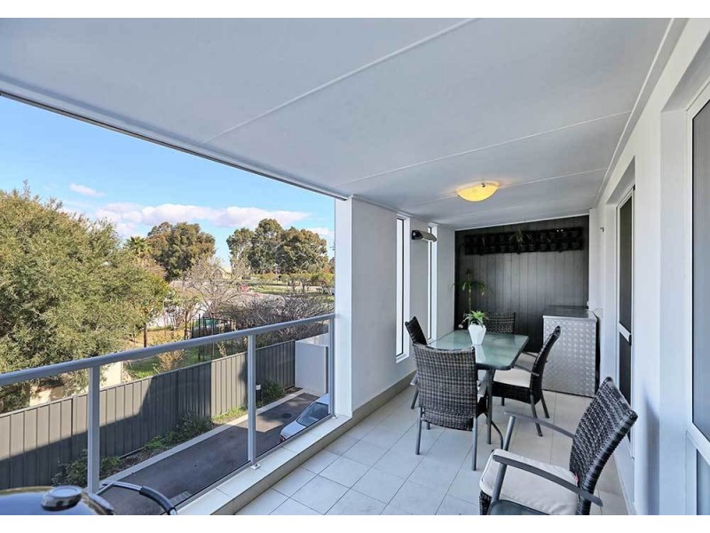10/21 Wroxton Street, Midland WA 6056