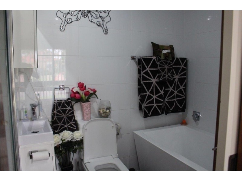 1/8 Thesiger Road, Bonnyrigg NSW 2177