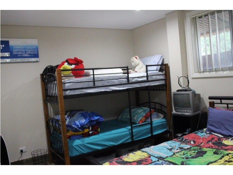 1/8 Thesiger Road, Bonnyrigg NSW 2177