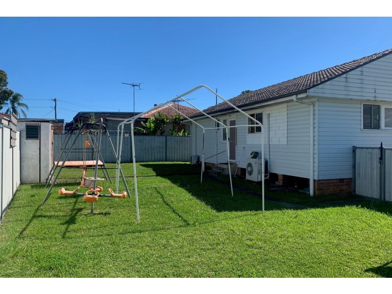 33 Welwyn Road, Canley Heights NSW 2166
