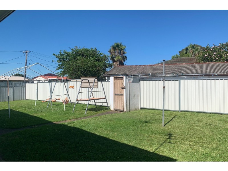 33 Welwyn Road, Canley Heights NSW 2166