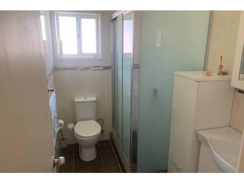 33 Welwyn Road, Canley Heights NSW 2166