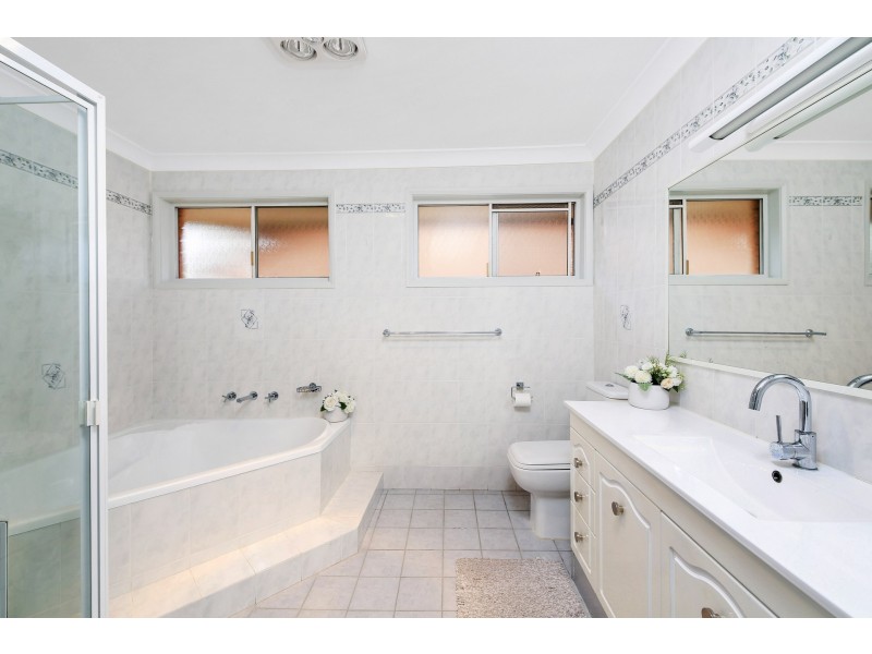 7 Sherritt Place, Prairiewood NSW 2176