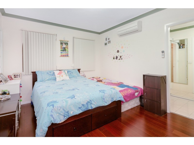 8A Tolmer Street, Bossley Park NSW 2176