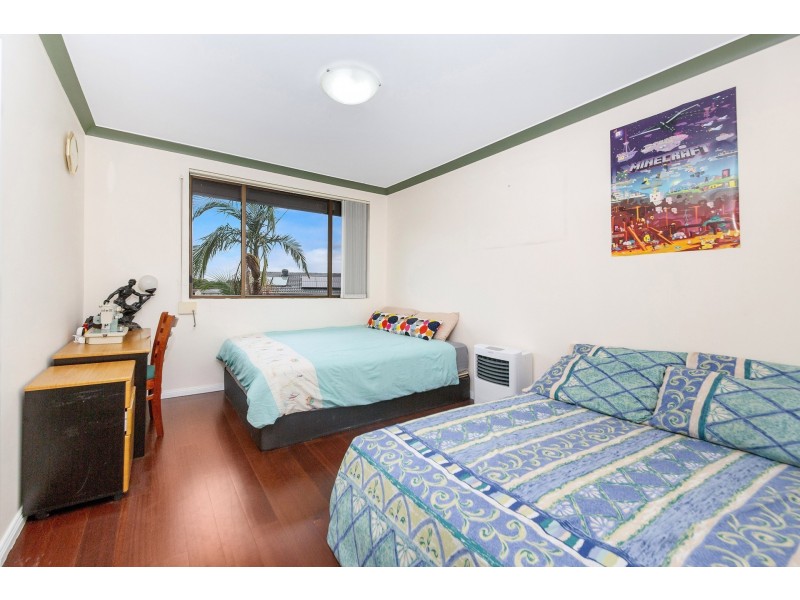 8A Tolmer Street, Bossley Park NSW 2176