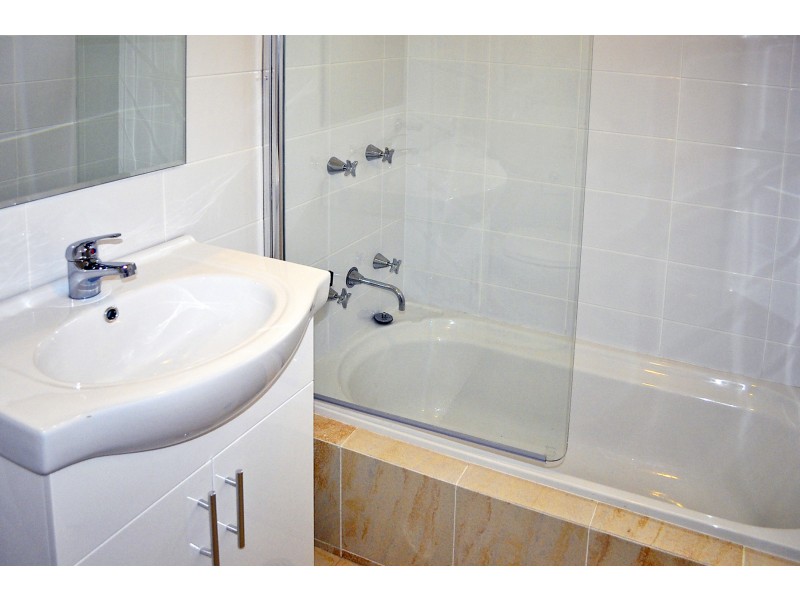 2/11 Lumley St, Granville NSW 2142