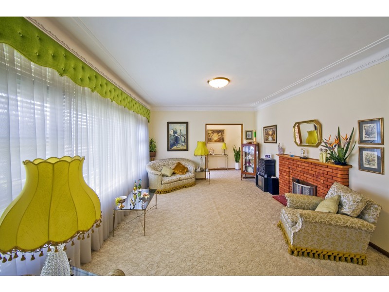 2 Norma Cres, Cheltenham NSW 2119