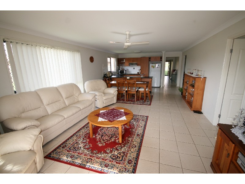 38 Bedivere Drive, Ormeau QLD 4208