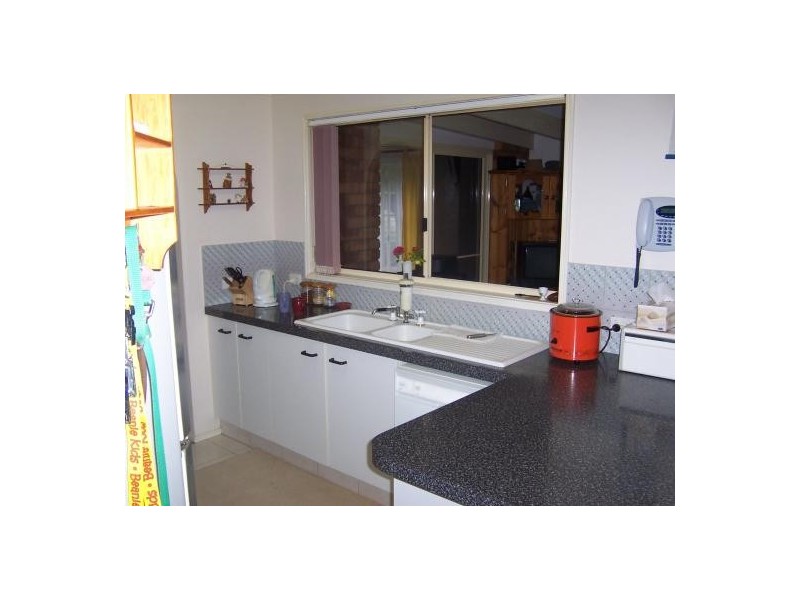 6 Caroline St, Pottsville NSW 2489