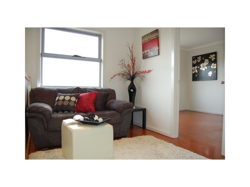 3/10 Kinnane Crescent, Sunshine VIC 3020