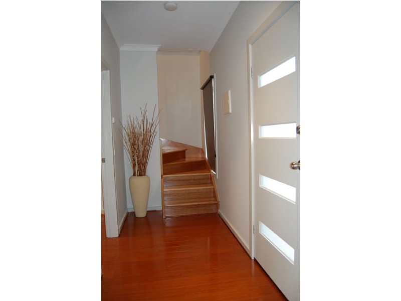 3/10 Kinnane Crescent, Sunshine VIC 3020