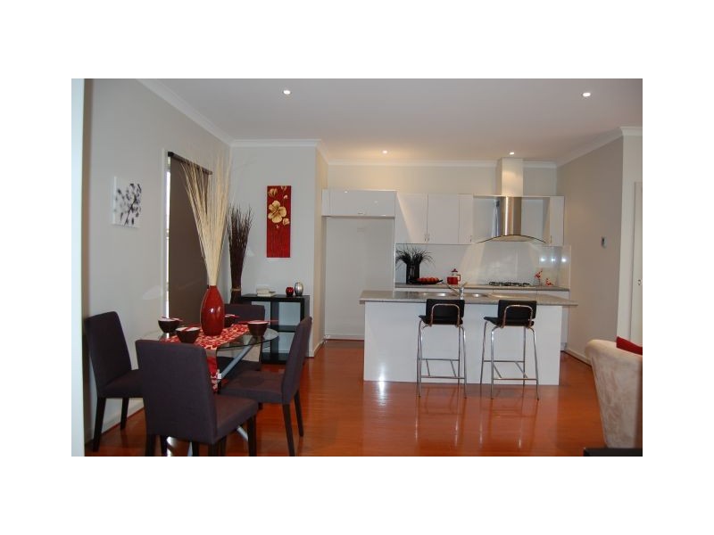 3/10 Kinnane Crescent, Sunshine VIC 3020