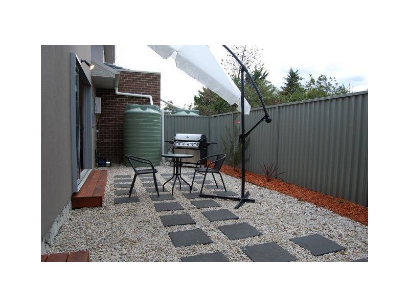 3/10 Kinnane Crescent, Sunshine VIC 3020