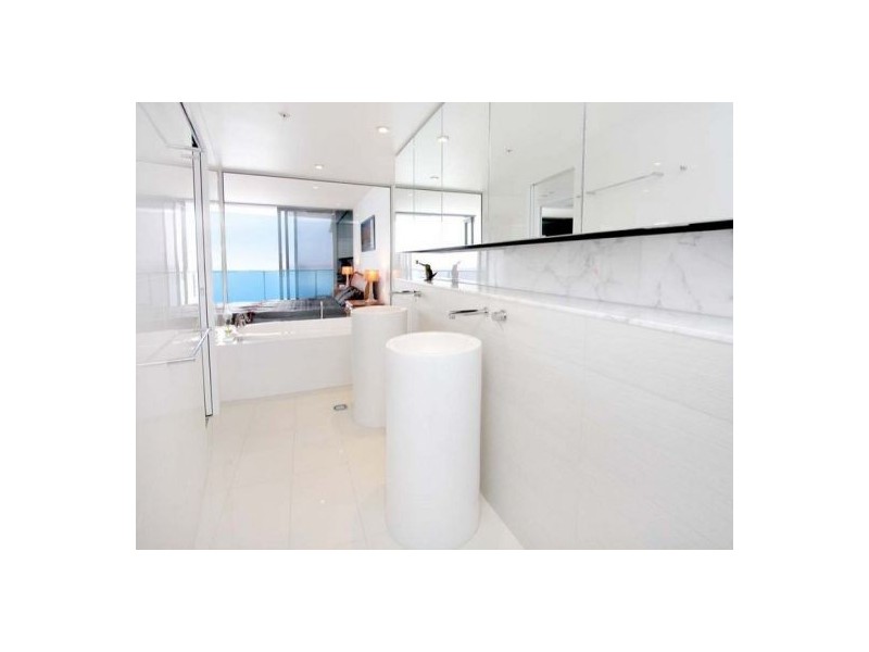 1/1 Elizabeth St, Broadbeach QLD 4218