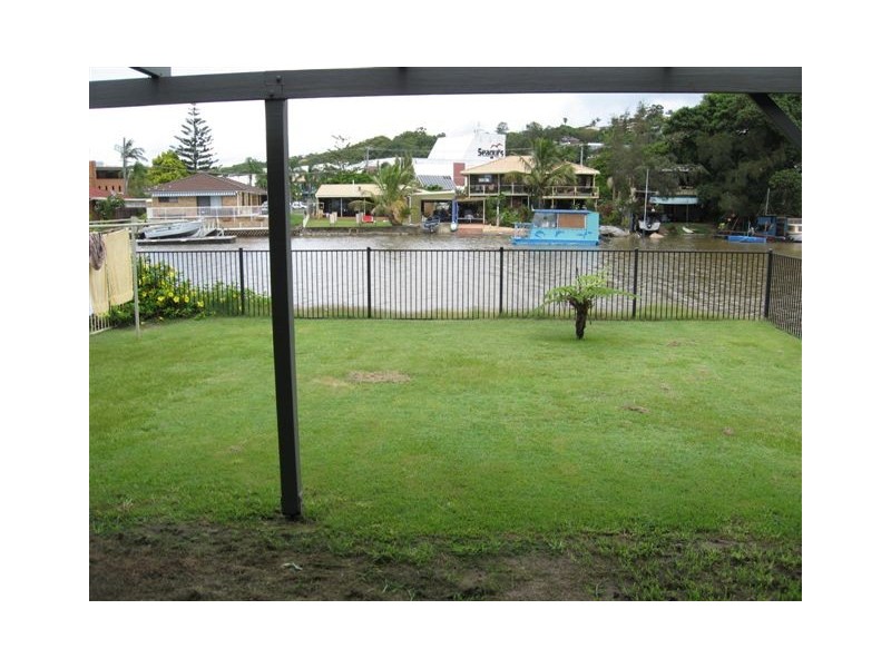 62 Jacaranda Ave, Tweed Heads West NSW 2485