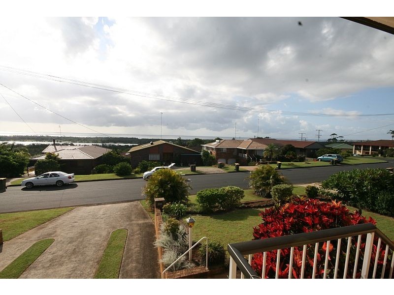 5 Allamanda Ave, Banora Point NSW 2486