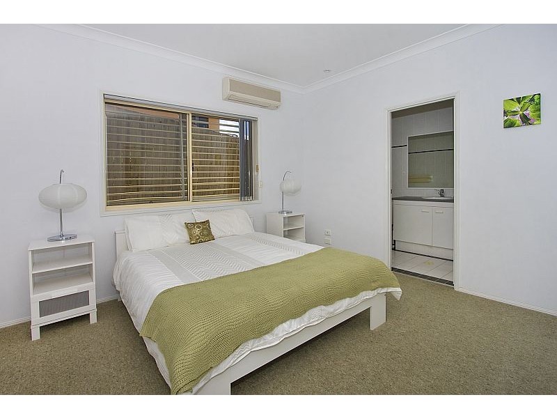 9 Kinross Ct, Banora Point NSW 2486