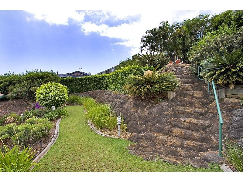 9 Kinross Ct, Banora Point NSW 2486