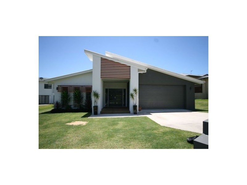 70 Sassafras Street, Pottsville NSW 2489