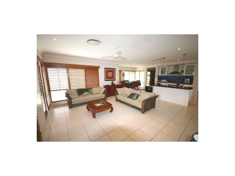 27 Suffolk Parade, Pottsville NSW 2489