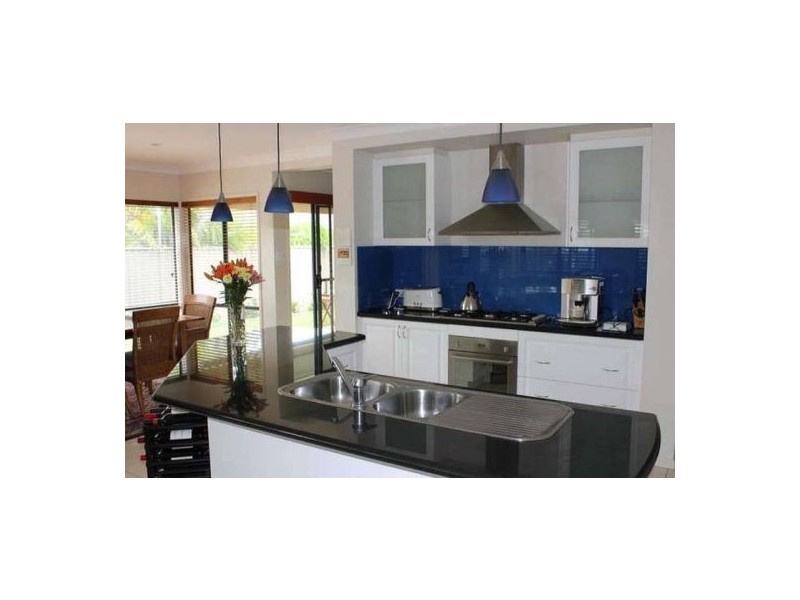 27 Suffolk Parade, Pottsville NSW 2489