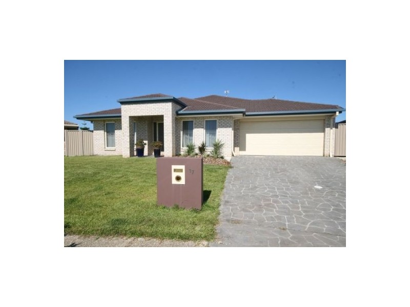 17 Newcastle Drive, Pottsville NSW 2489