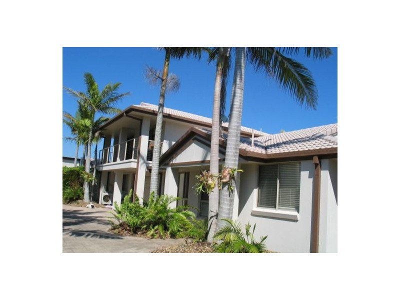 3/2 Hampton Court, Pottsville NSW 2489