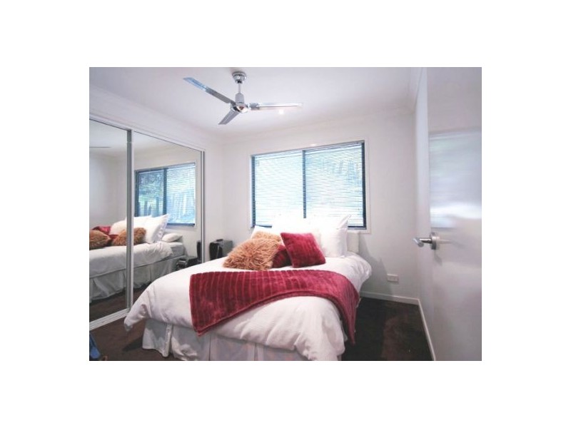 3 Dorset Place, Elanora QLD 4221