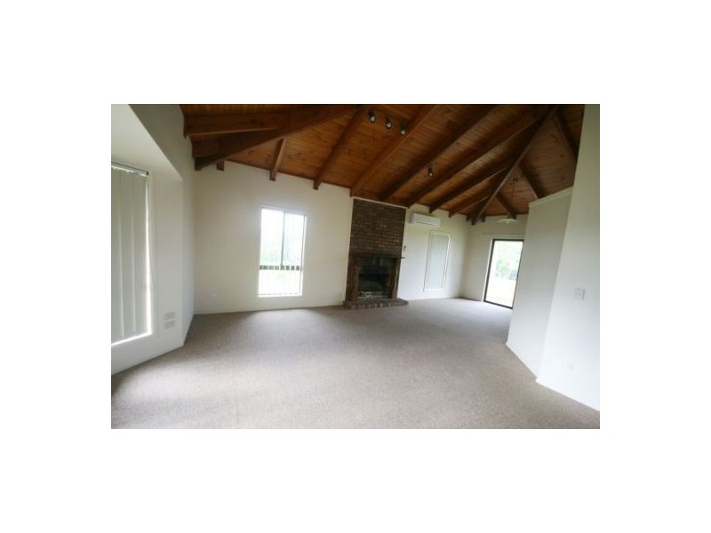 8 Hazelwood Dr, Pottsville NSW 2489