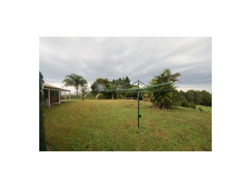 8 Hazelwood Dr, Pottsville NSW 2489