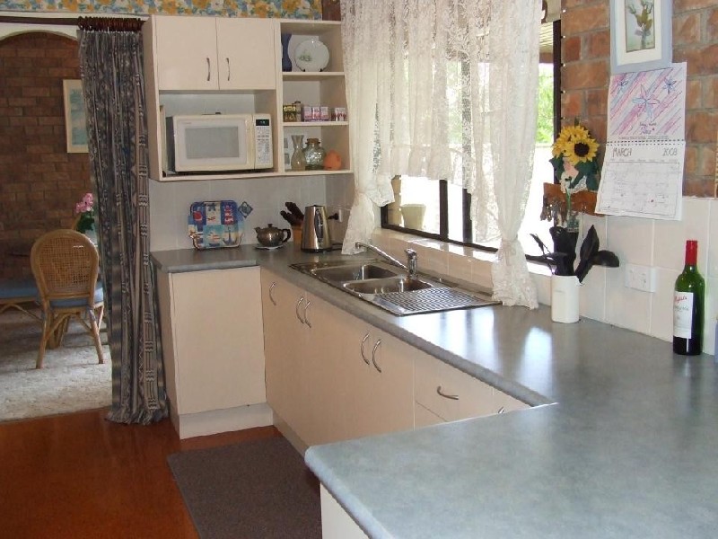 18 Shearwater Street, Burleigh Waters QLD 4220