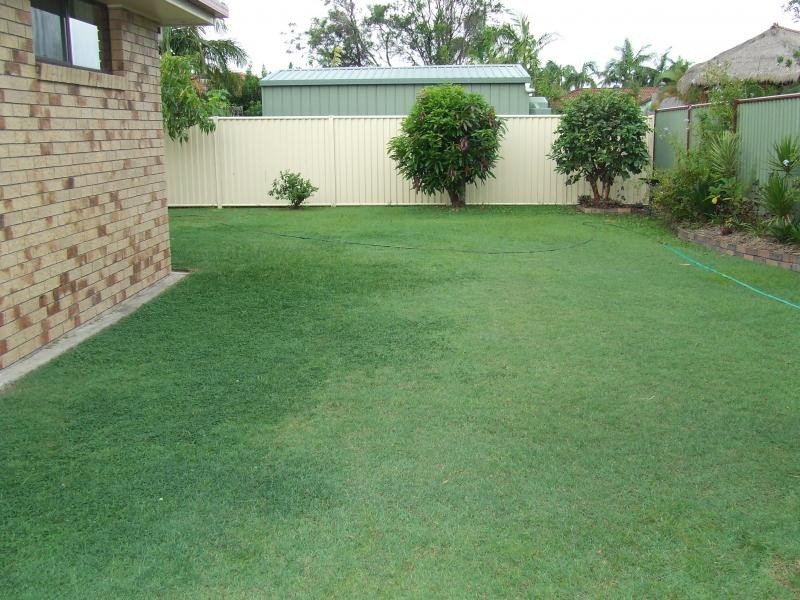 18 Shearwater Street, Burleigh Waters QLD 4220