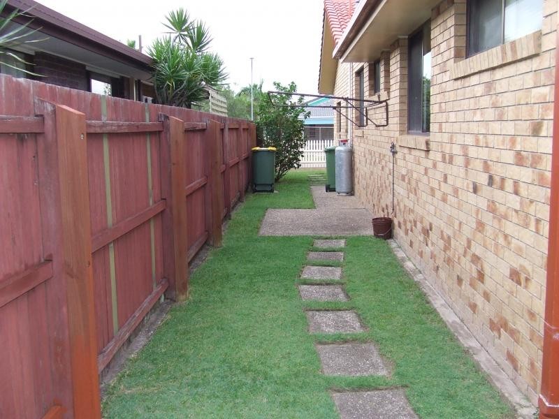 18 Shearwater Street, Burleigh Waters QLD 4220