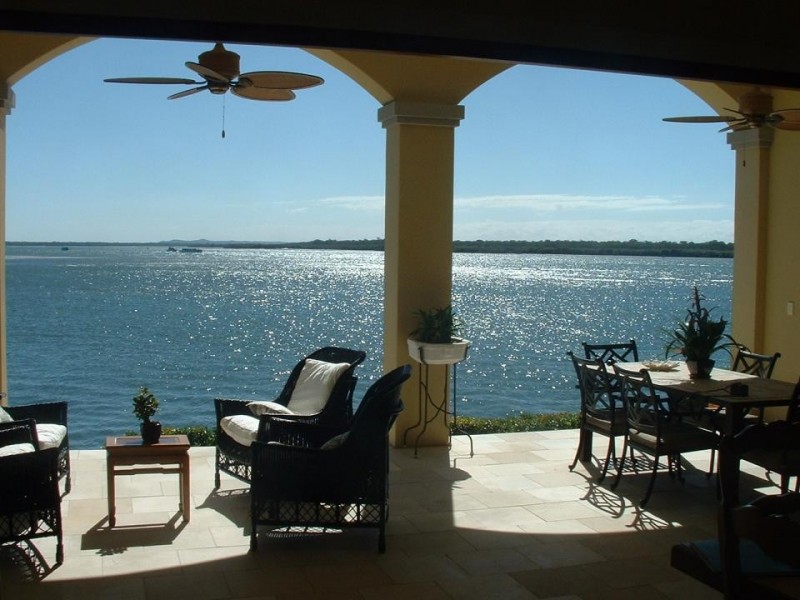 12 Knightsbridge Parade East, Sovereign Islands QLD 4216