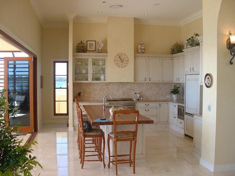 12 Knightsbridge Parade East, Sovereign Islands QLD 4216