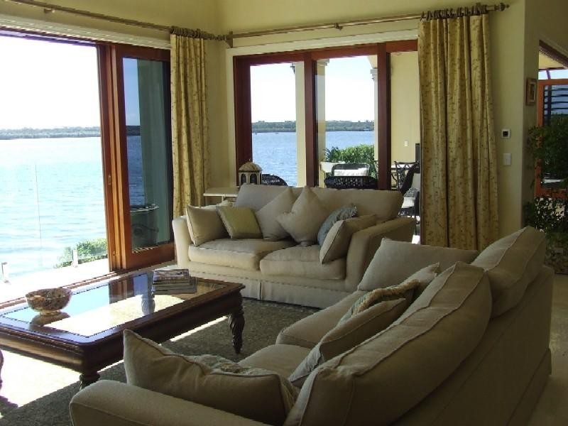 12 Knightsbridge Parade East, Sovereign Islands QLD 4216