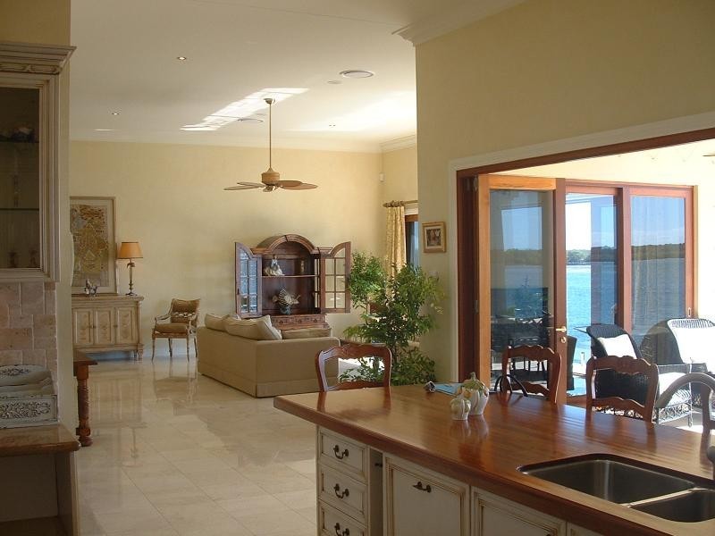 12 Knightsbridge Parade East, Sovereign Islands QLD 4216