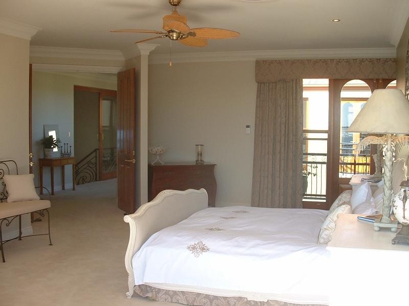 12 Knightsbridge Parade East, Sovereign Islands QLD 4216