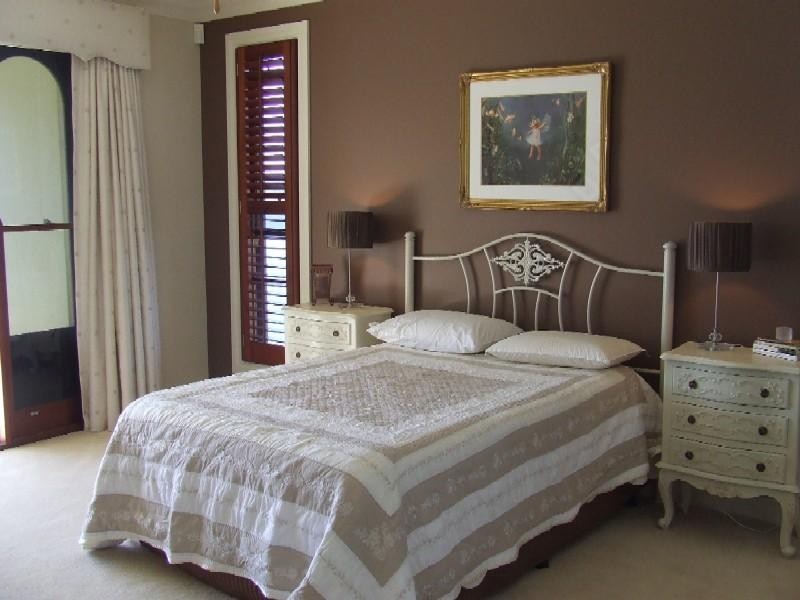 12 Knightsbridge Parade East, Sovereign Islands QLD 4216