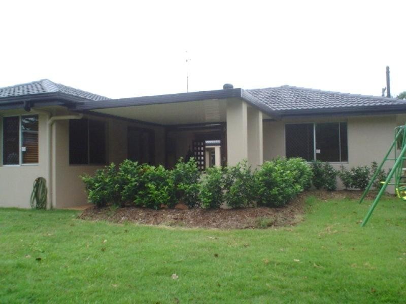 19 Clinton Avenue, Burleigh Waters QLD 4220