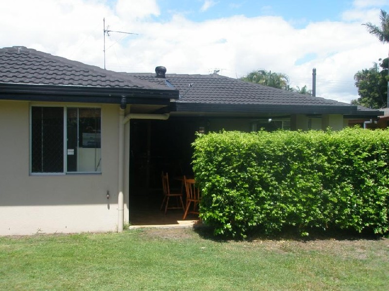 19 Clinton Avenue, Burleigh Waters QLD 4220