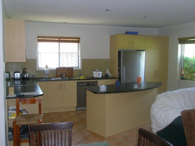 19 Clinton Avenue, Burleigh Waters QLD 4220