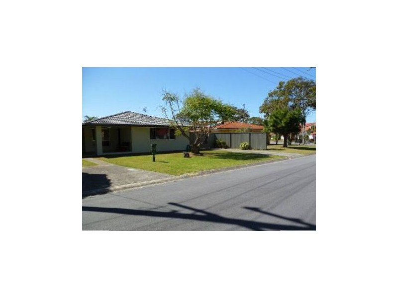 3 Yeringba Street, Mermaid Waters QLD 4218