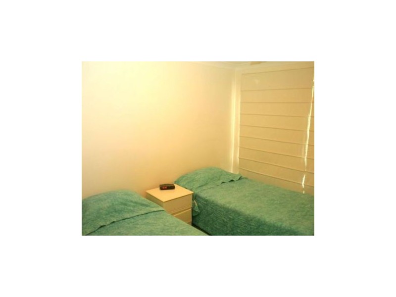 E27/1 Great Hall Drive, Nobby Beach QLD 4218