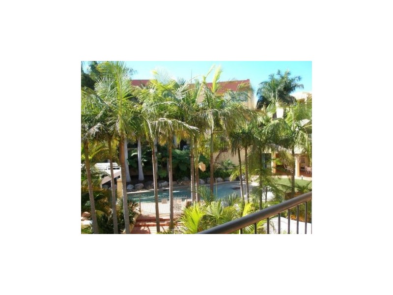 B25 1 Great Hall Drive, Nobby Beach QLD 4218