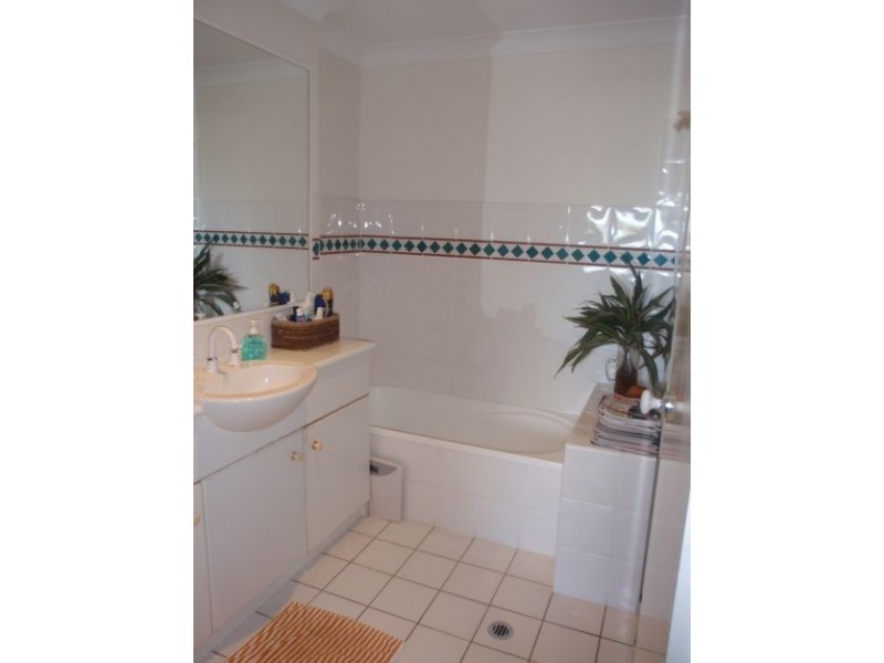 B25 1 Great Hall Drive, Nobby Beach QLD 4218