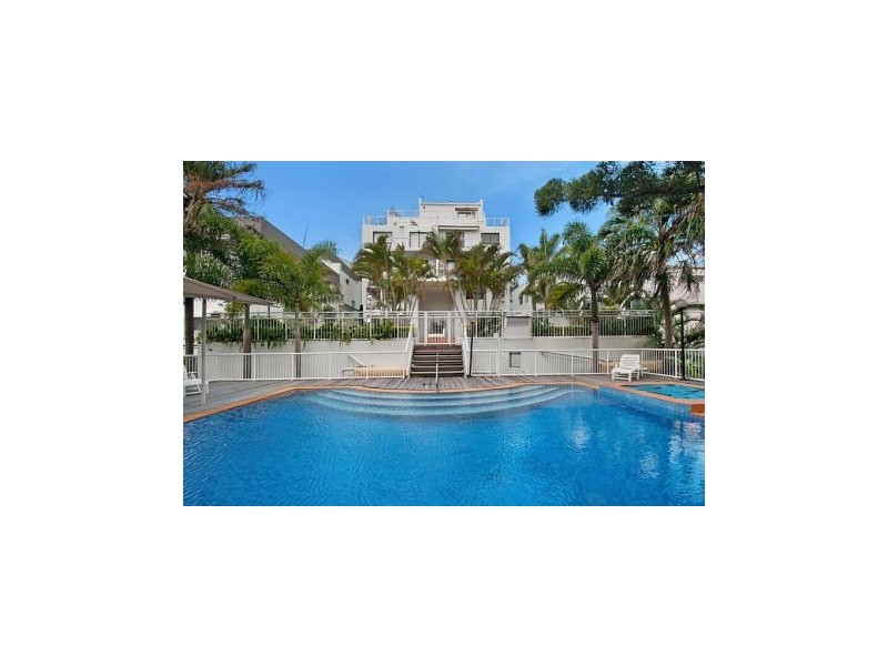 8/20 Marine Parade, Miami QLD 4220