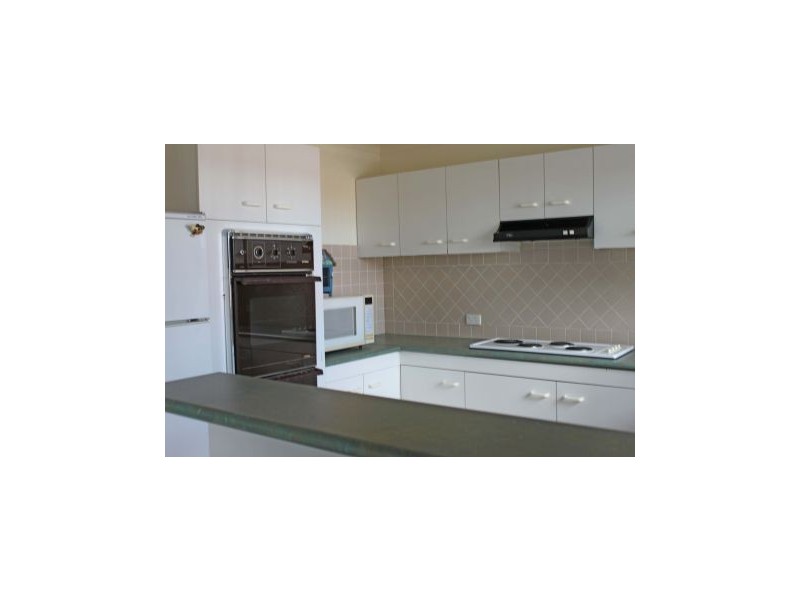 02 17 Kelly Street, Miami QLD 4220