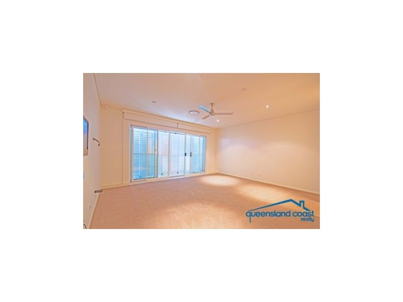 1/39 Tarcoola Crescent, Chevron Island QLD 4217