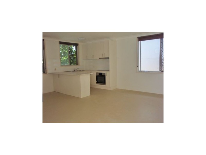 Unit 4 4 Marine Parade, Miami QLD 4220